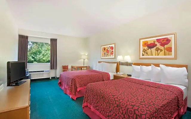 1 Bedroom Sextuple Suite