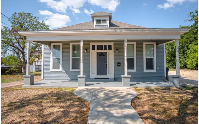 3 Bedrooms Cottage