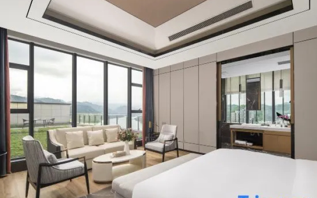 Premier Suite