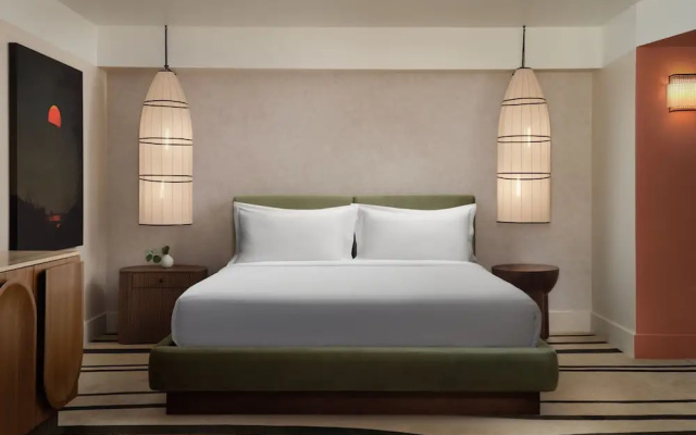 Double room with balcony and with city view