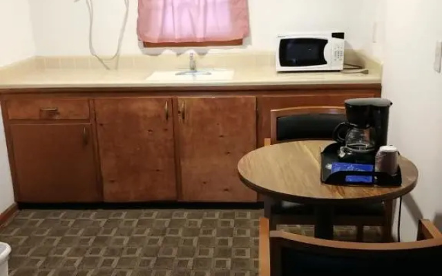 Deluxe Studio
