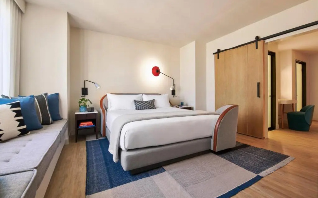 Grand room