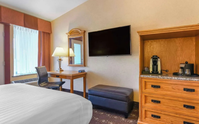 Standard Quadruple room with balcony and with river view