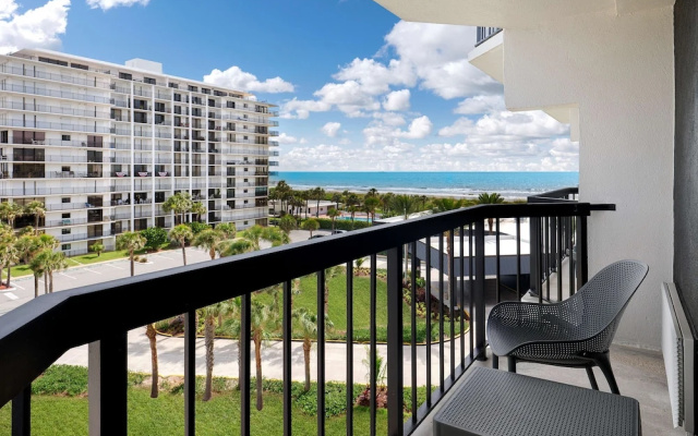 Standard Quadruple room with balcony and with partial ocean view