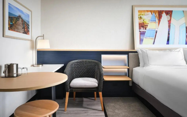 Premium Double room with balcony and with partial ocean view