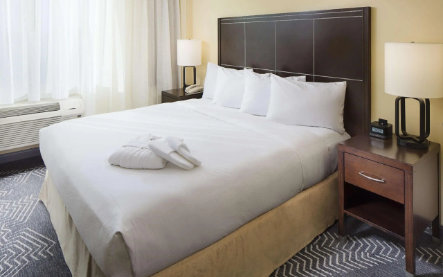 2 Bedrooms Double Suite