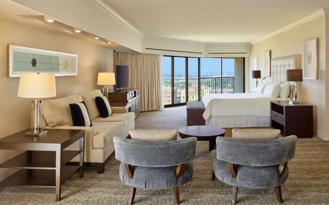Double Club Suite with city view