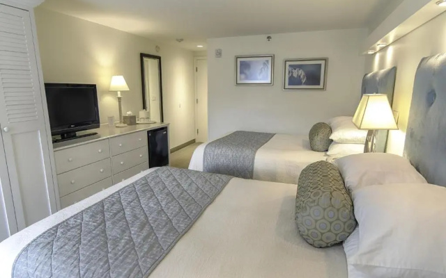 Standard Quadruple room with street view