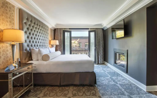 Suite with balcony
