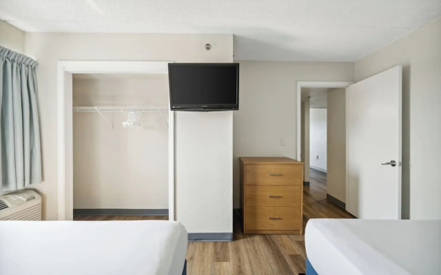 Premier Suite with balcony and beachfront