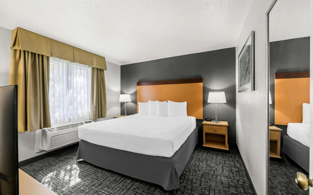 2 Bedrooms Double Suite