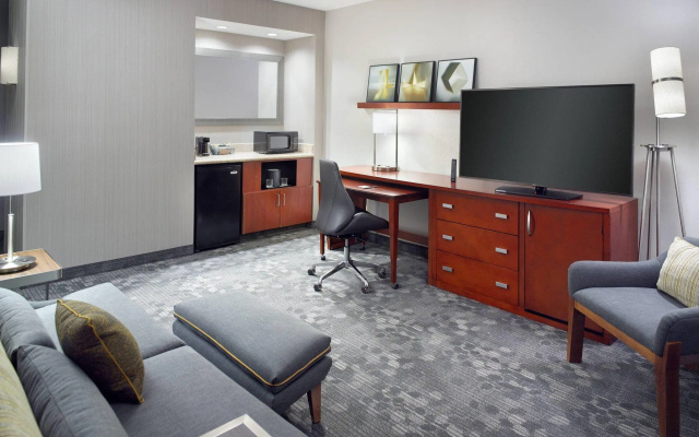 1 Bedroom Quadruple Suite with balcony