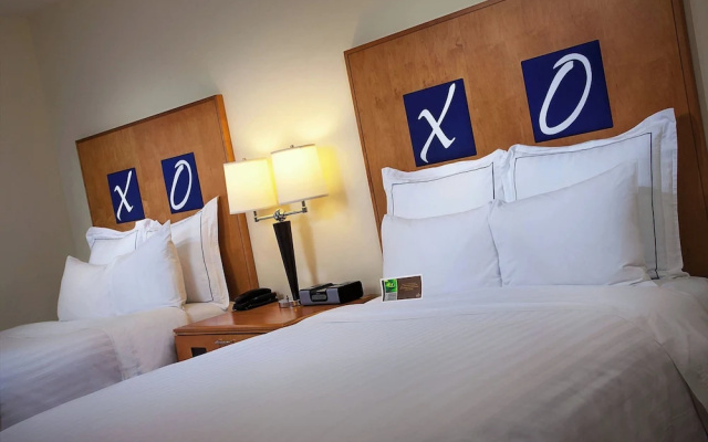 Standard Quadruple room with city view