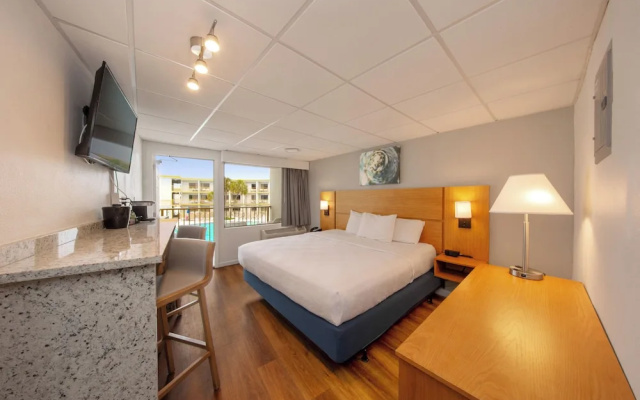 Classic Quadruple room beachfront