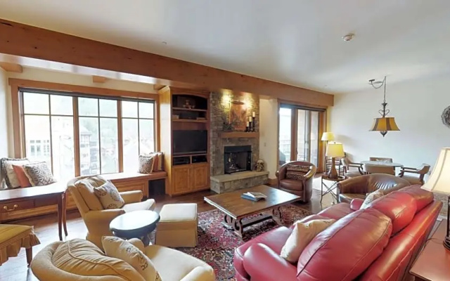 4 Bedrooms Penthouse Apartment