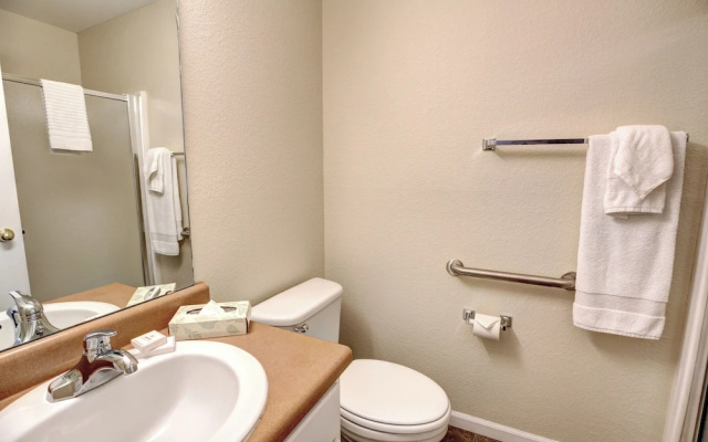 1 Bedroom Deluxe Penthouse room with balcony