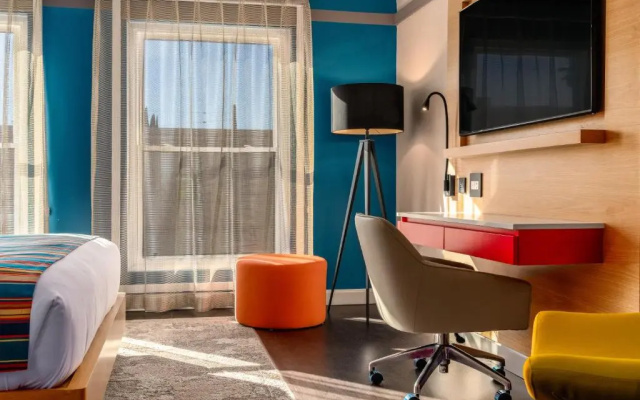 Standard Double room with city view