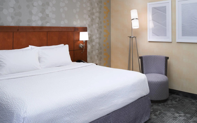 2 Bedrooms Double Suite with courtyard view