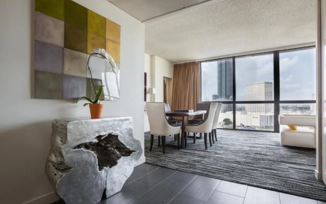 Penthouse Suite