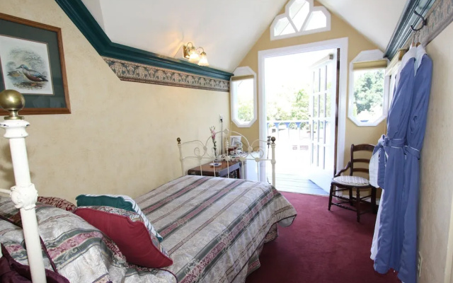 2 Bedrooms Suite with balcony