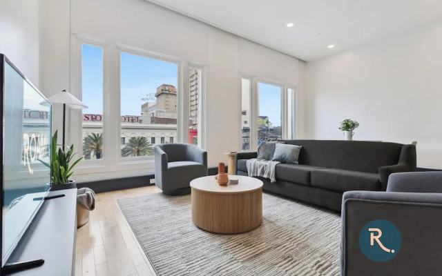 3 Bedrooms Apartment