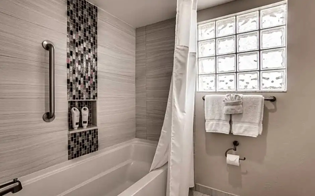 1 Bedroom Double Suite with pool view