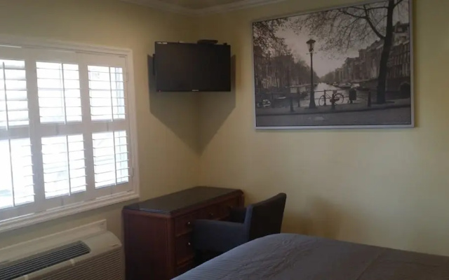 Economy room