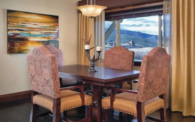 Presidential room