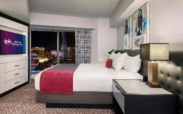Ultra Hip Strip Double Suite