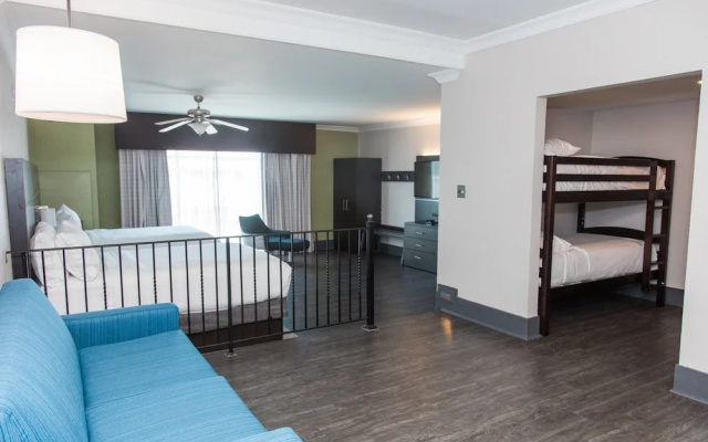 Sextuple Suite