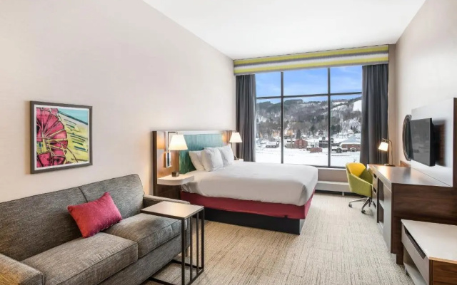 Suite with water view