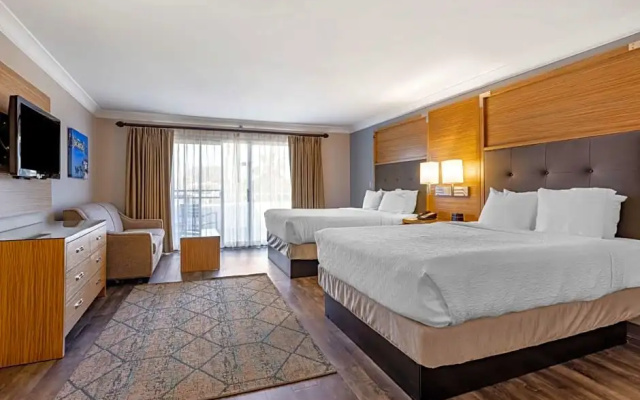 Standard Quadruple room with park view