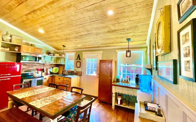3 Bedrooms Cottage