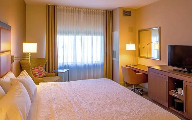 Mobility/Hearing Accessible with Roll-In Shower Double room
