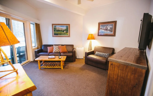 1 Bedroom Double Suite with balcony and with garden view