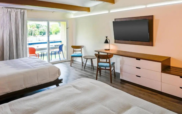 Standard Double room with pool view