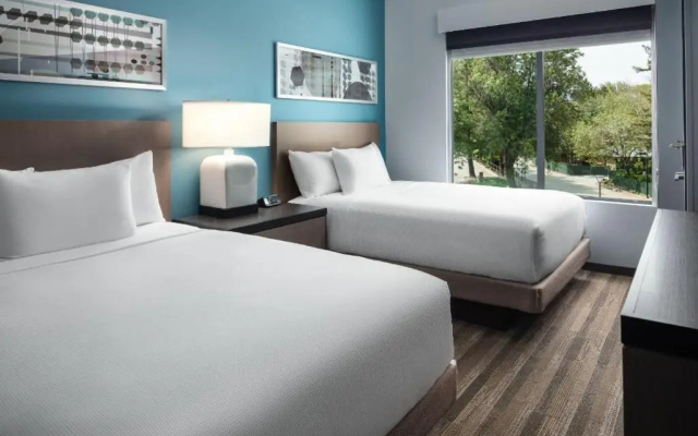 Executive Corner Suite