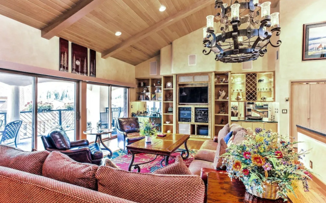 4 Bedrooms Suite with mountain view