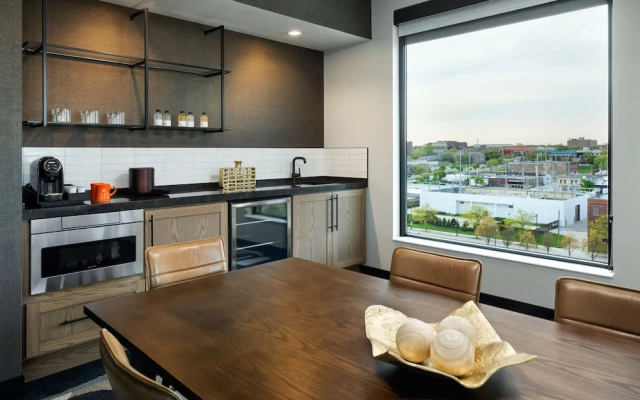 1 Bedroom Suite with balcony