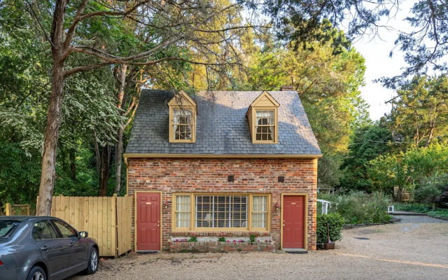 2 Bedrooms Cottage