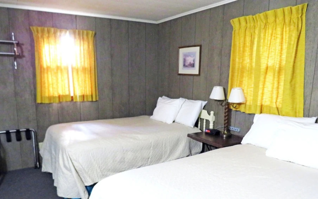 1 Bedroom Standard Sextuple Suite