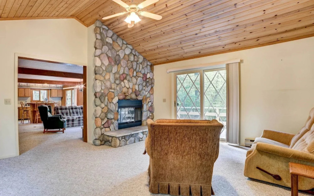 4 Bedrooms Cottage with balcony