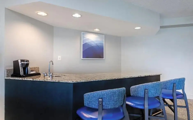 1 Bedroom Suite oceanfront