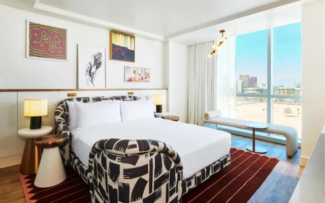 Grand Strip View Double Ruby Suite