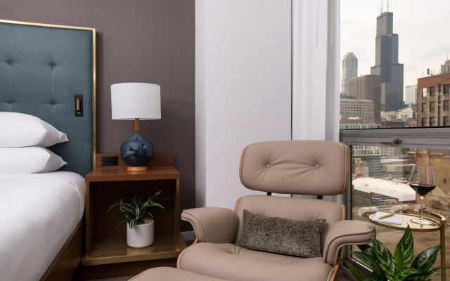 Deluxe Double room with city view