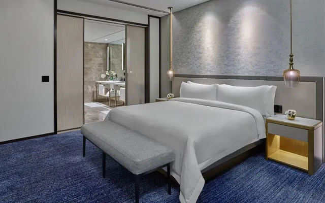 1 Bedroom Suite with water view