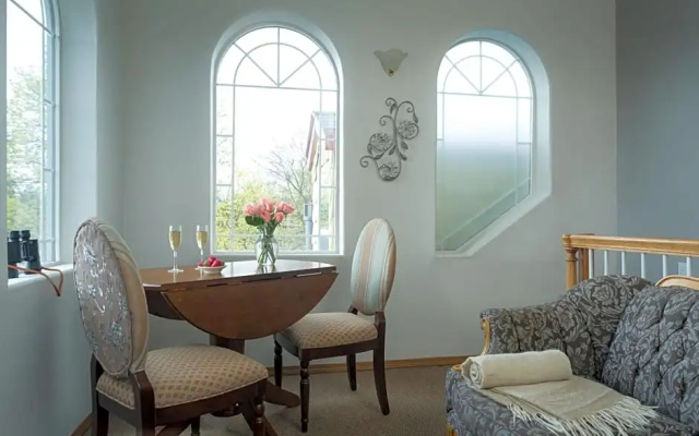 Double Suite