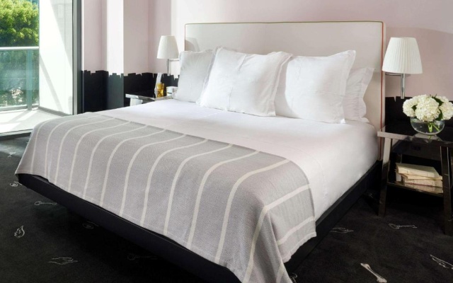 Signature Suite