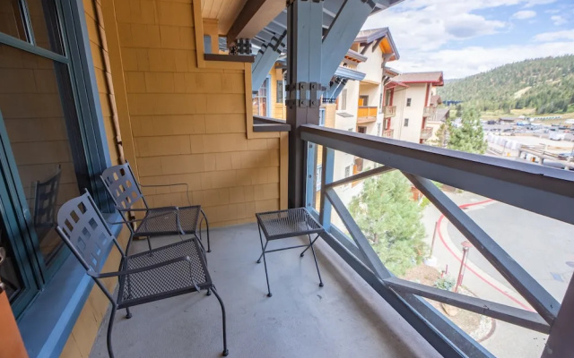 1 Bedroom Standard room with mountain view