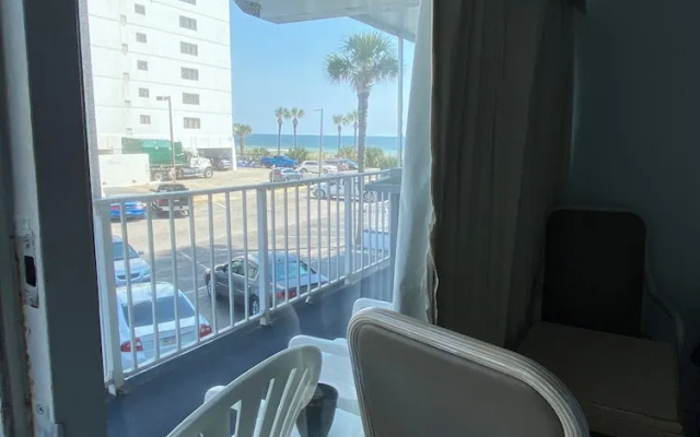 Standard Quadruple room oceanfront